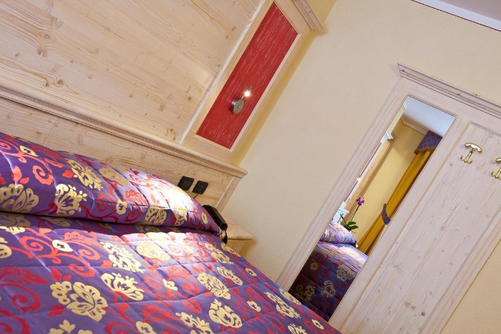 Hotel Val Di Sole Mezzana  Oda fotoğraf